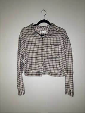 Hollister Cropped Plaid Button-Down Shirt in Beige and Black